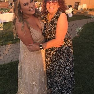 Beautiful gold dress!!